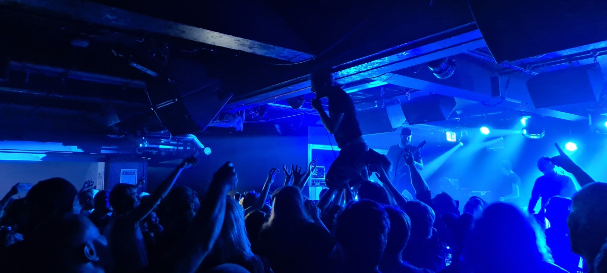 Into the Heat – Out of the Shade UK & EU Tour – The Ocean/LLNN/Playgrounded – Manchester Club Academy, 03/09/22 (Live Review)